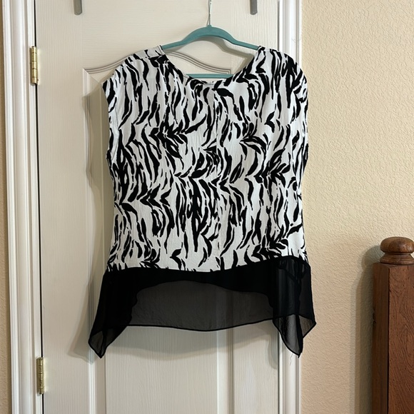 Sz M Karen Kane high/low top - Picture 3 of 3